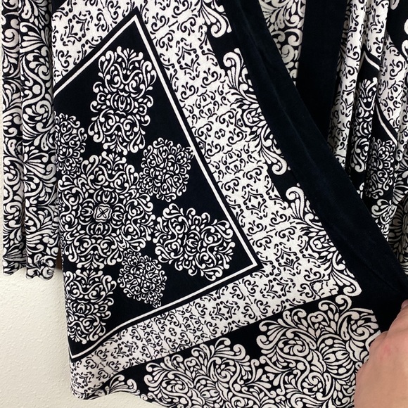 Chico's Travelers | Cream and White Patterned Open Cardigan Wrinkle Free 1 (M/8) - Picture 5 of 9